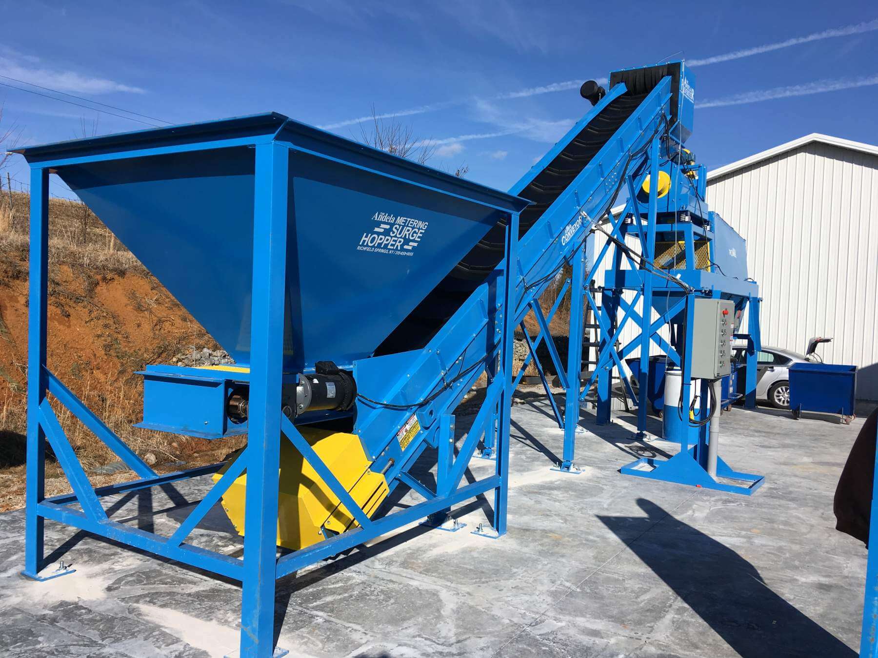 <b>GPT-1HD</br> Glass Pulverizer</b></br></br> The Andela GPT-1HD Glass Pulverizer system processes 3–5 tons of waste glass per hour.